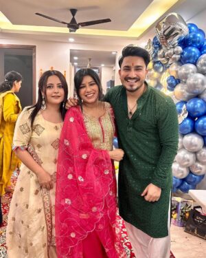 Priya Goyal Instagram - Khushiyan ghar aayi🧿🥳 #bhaiyabhabhi ❤️
.
.
.
.
.
.
#instagood #instadaily #instalike #instagram #instamood #roka  #vibes #explore #explorepage #love #trending #ootd #picoftheday