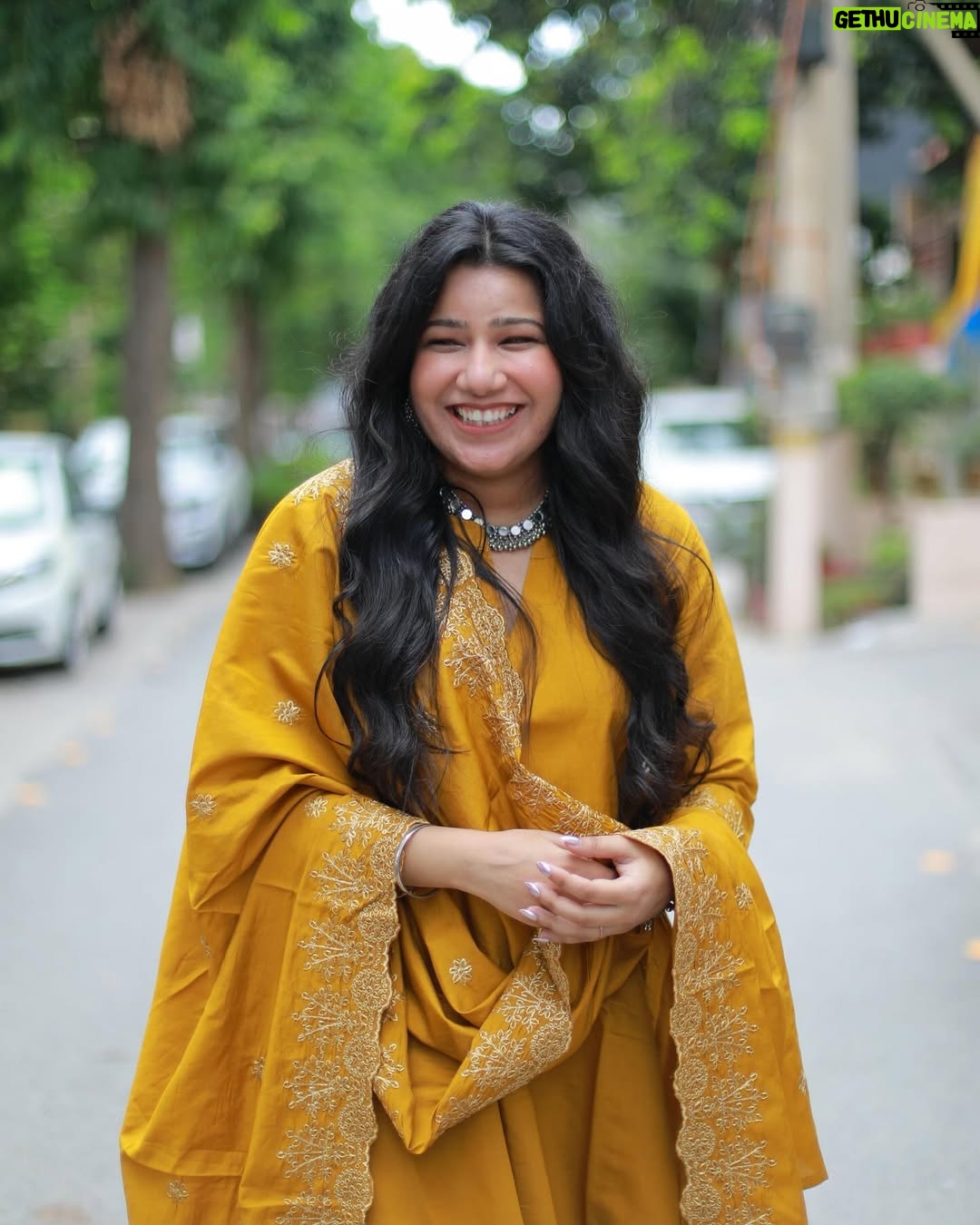 Priya Goyal - 8.2K Likes - Let your dupatta color the whole world✨💛
.
.
.
.
.
.
#instagood #instalike #instagram #instadaily #fashion #fashionblogger #lifestyle #explore #explorepage #fashionista #ootd #traditional #picoftheday