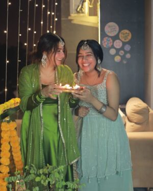 Priya Goyal Instagram - Happy Diwali🎉 @_priyagoyall 
.
.
.
.
.
#instagood #instalike #instagood #instagram #lifestyle #diwali #love #festive #vibes #ootd #picoftheday