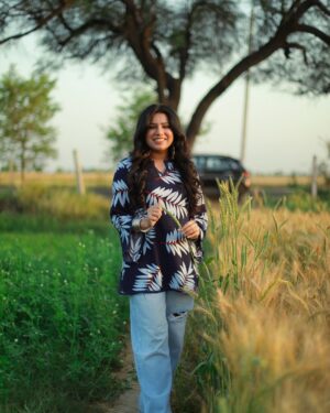 Priya Goyal Instagram - Bloomin"🌸 @_priyagoyall
.
.
.
.
.
.
#instamood #instagram #instadaily #instalike #fashion #fashiongram #fashionblogger #love #cute #lifestyle #travelgram #travel #explore #explorepage #ootd #picoftheday