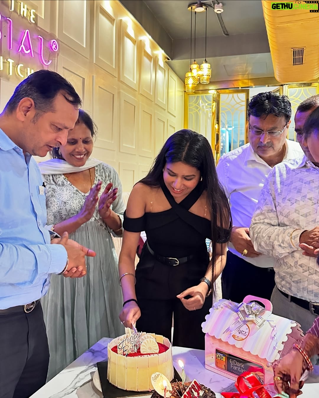 Priya Goyal - 10.4K Likes - About Yesterday🎉❤️ @_priyagoyall 
.
.
.
.
.
.
#instagood #instagram #instalike #instadaily #lifestyle #birthday #party #love #familia #family #smile #explore #explorepage #picoftheday