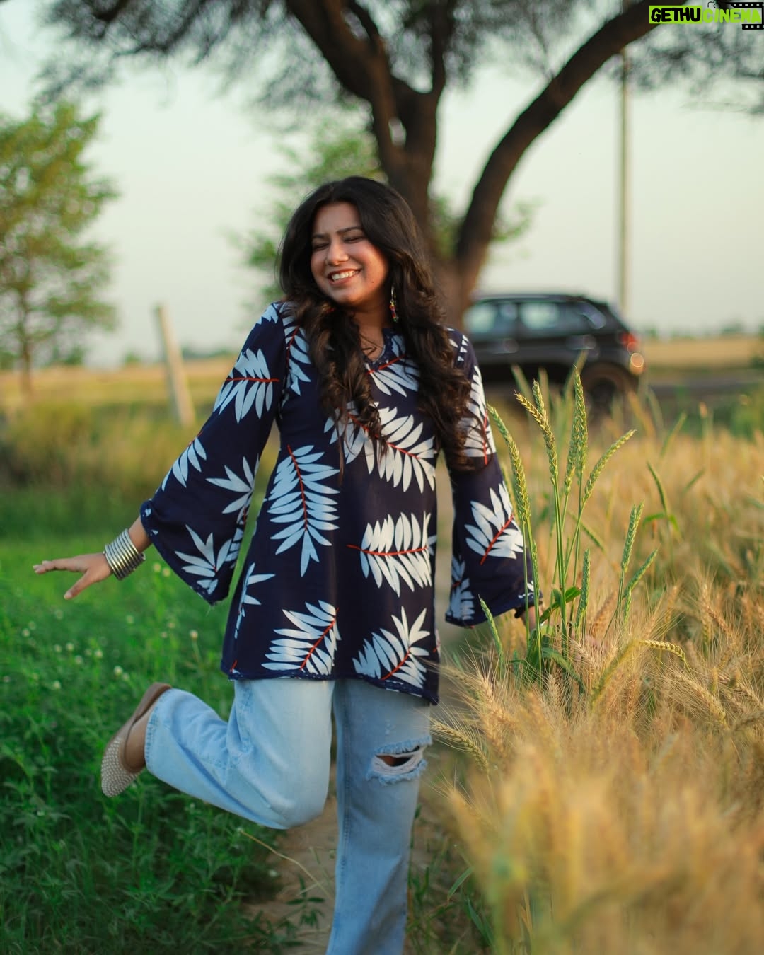 Priya Goyal - 3K Likes - Bloomin"🌸 @_priyagoyall 
.
.
.
.
.
.
#instamood #instagram #instadaily #instalike #fashion #fashiongram #fashionblogger #love #cute #lifestyle #travelgram #travel #explore #explorepage #ootd #picoftheday