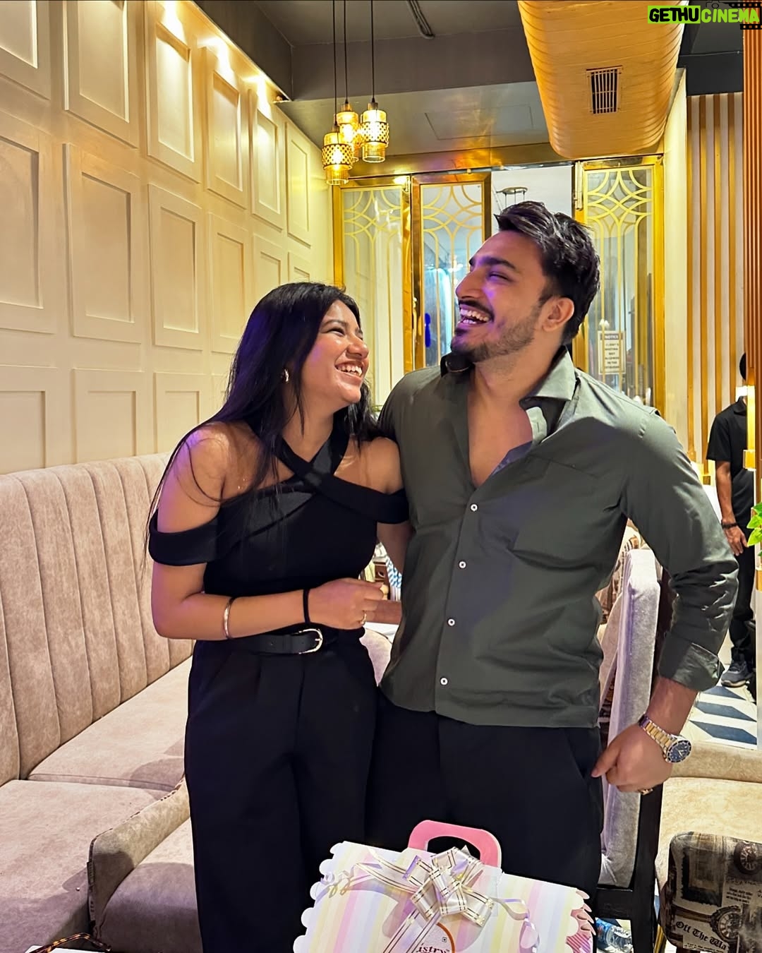 Priya Goyal - 10.4K Likes - About Yesterday🎉❤️ @_priyagoyall 
.
.
.
.
.
.
#instagood #instagram #instalike #instadaily #lifestyle #birthday #party #love #familia #family #smile #explore #explorepage #picoftheday