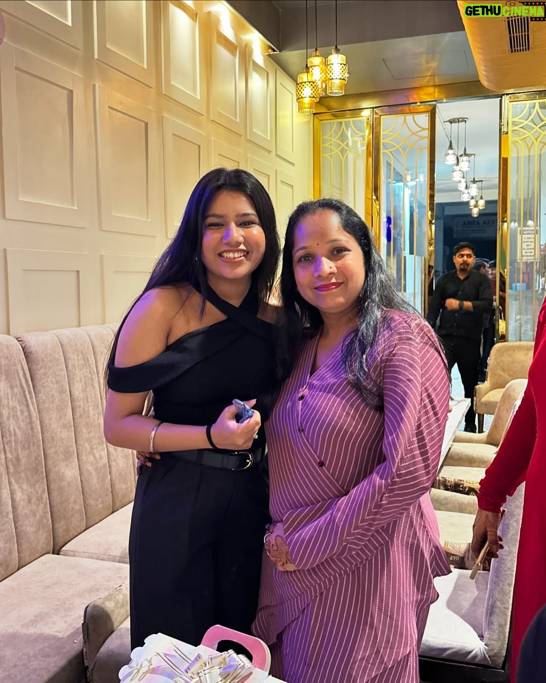 Priya Goyal - 10.4K Likes - About Yesterday🎉❤️ @_priyagoyall 
.
.
.
.
.
.
#instagood #instagram #instalike #instadaily #lifestyle #birthday #party #love #familia #family #smile #explore #explorepage #picoftheday