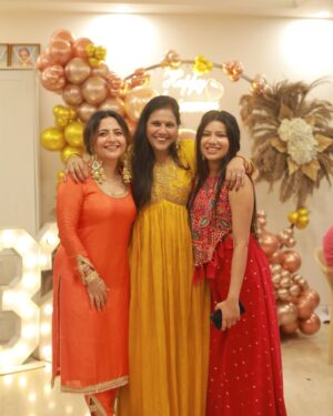 Priya Goyal Instagram - Loving this little life of ours❤️ 
.
.
.
.
.
.
#instagood #instagram #instadaily  #family #familia #love #smile #cute #explore #explorepage #picoftheday