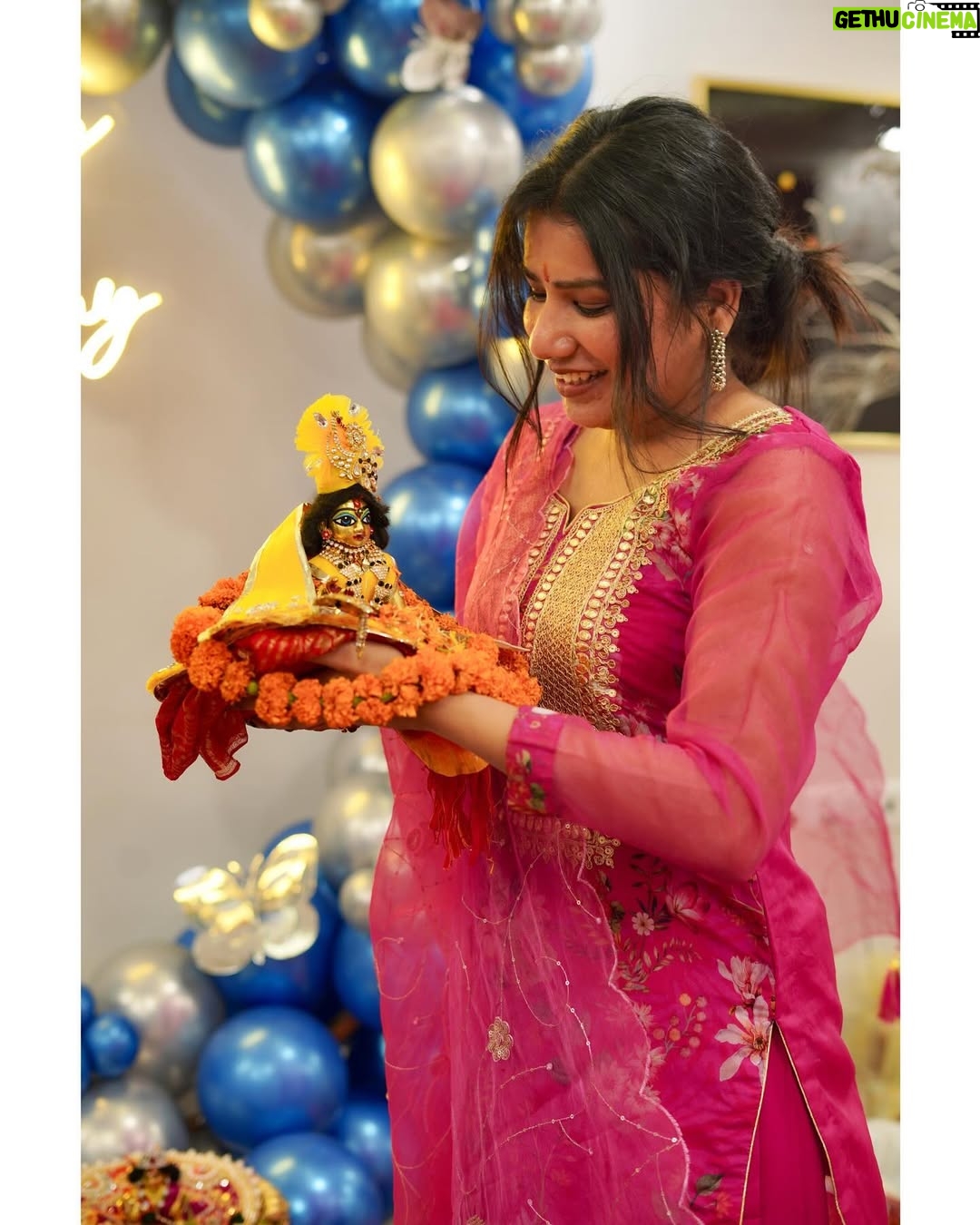 Priya Goyal - 22.1K Likes - Radhe Radhe🙌🏻