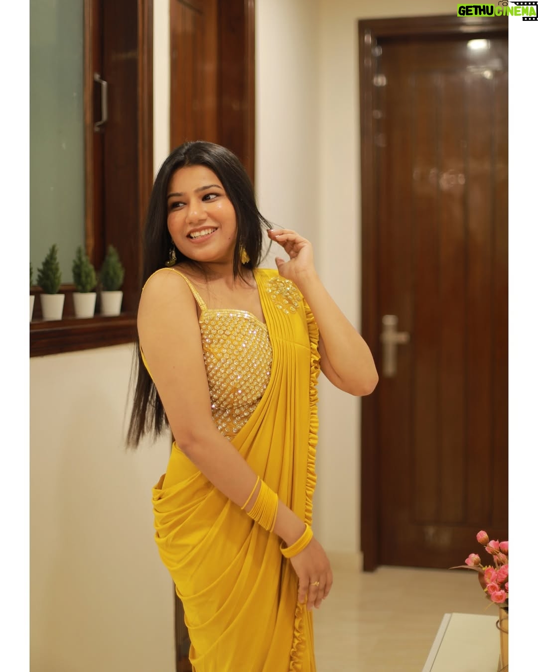 Priya Goyal - 6.9K Likes - Wrapped in elegance🙈❤️ 
.
.
.
.
.
.
#instagood #instagram #instalike #instadaily #fashion #fashionblogger #fashionstyle #fashionista #fashiongram #saree #ootd #picoftheday