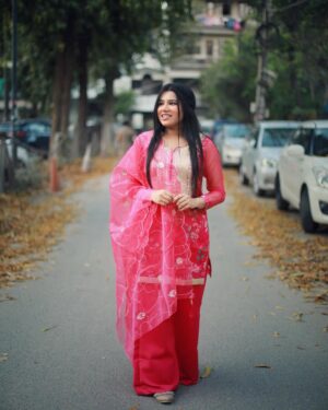 Priya Goyal Instagram - Let your dupatta color the whole world✨❤️
.
.
.
.
.
.
.
#instagood #instagram #instalike #instadaily #fashion #fashionblogger #fashionista #fashionnova #love #traditional #cute #explore #explorepage #ootd #picoftheday