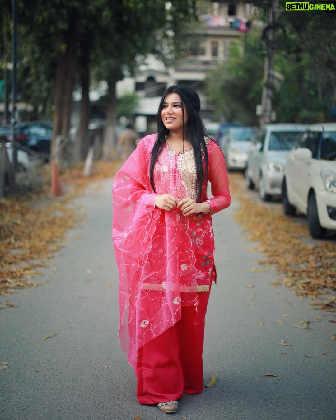 Priya Goyal - 2.5K Likes - Let your dupatta color the whole world✨❤️
.
.
.
.
.
.
.
#instagood #instagram #instalike #instadaily #fashion #fashionblogger #fashionista #fashionnova #love #traditional #cute #explore #explorepage #ootd #picoftheday