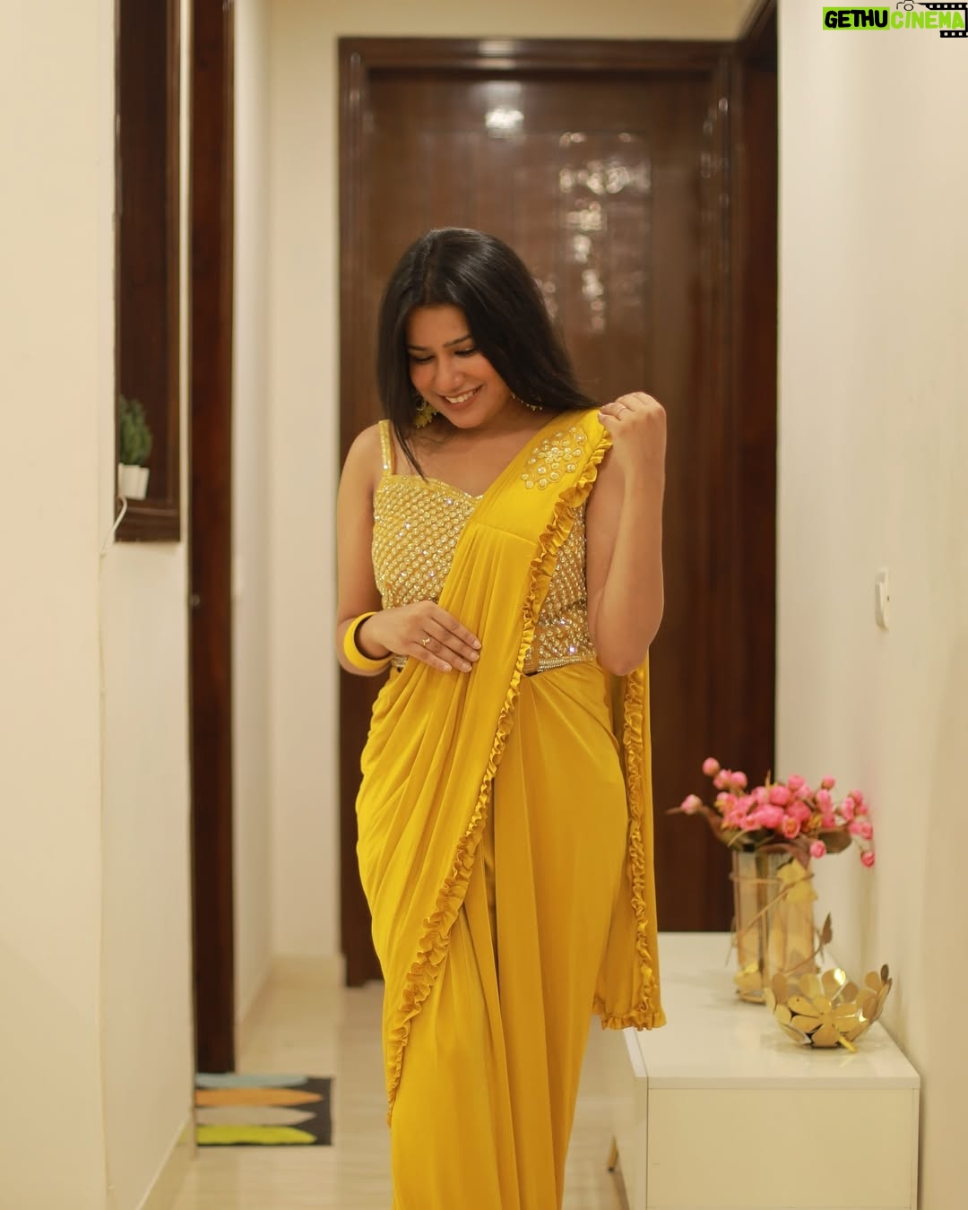 Priya Goyal - 6.9K Likes - Wrapped in elegance🙈❤️ 
.
.
.
.
.
.
#instagood #instagram #instalike #instadaily #fashion #fashionblogger #fashionstyle #fashionista #fashiongram #saree #ootd #picoftheday