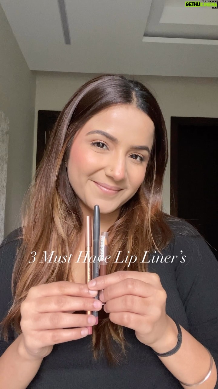 Priya Kapoor Arora - 2.2K Likes - 3 Must Have Lip Liner’s 

- @maccosmeticsindia  shade(soar)
- @charlottetilbury  shade(pillow talk medium)
- @maybelline_ind  shade (insane)

#lips #lipliner