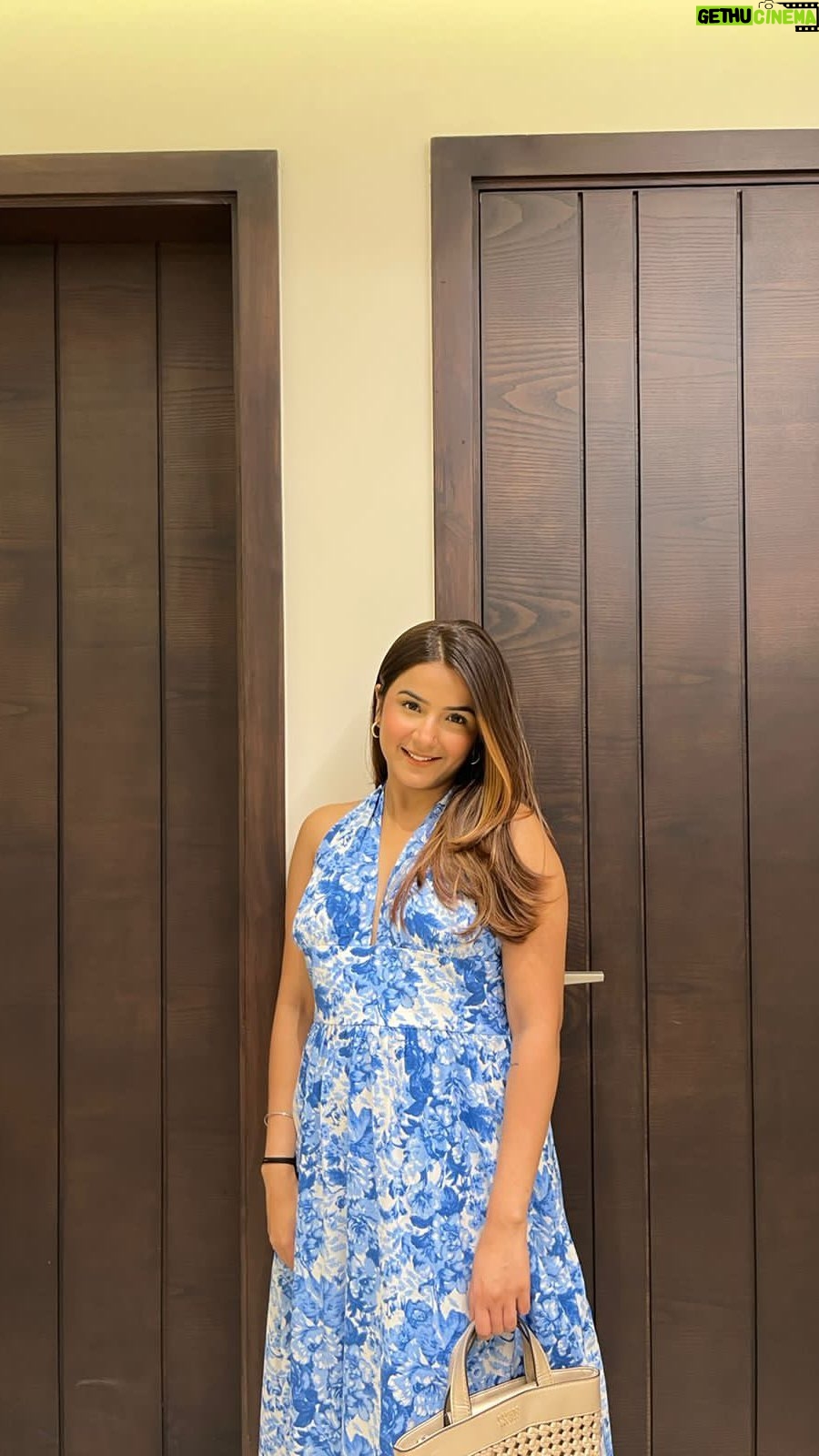 Priya Kapoor Arora - 1.7K Likes - Vacation outfit part 2 
@zara 

#vacationoutfit #summerlooks #dresses