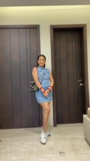 Priya Kapoor Arora Instagram - DAY 1/5 Summerdresses Series
Dress - @zara
Shoes - @hm
#summerstyle #summerdresses #bags #heels