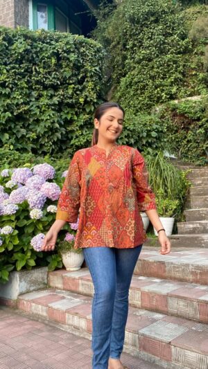 Priya Kapoor Arora Instagram - DAY -4 of Myntra short kurti series
@myntra
#myntra #shortkurti #kurti #summerlooks