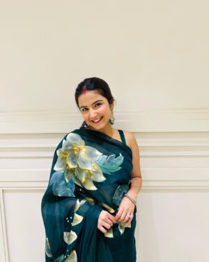 Priya Kapoor Arora Instagram - Glimpse from Diwali’23 🪔

Saree - @pituraindia