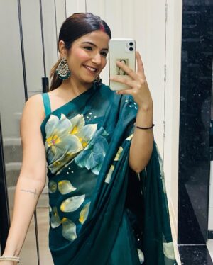 Priya Kapoor Arora Instagram - Glimpse from Diwali’23 🪔

Saree - @pituraindia