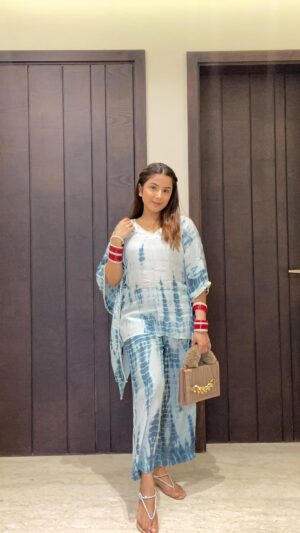 Priya Kapoor Arora Instagram - Day 6/7 Summersuits series
Outfit - @handmaidenindia
#ootdfashion #ootd #summersuits #suits