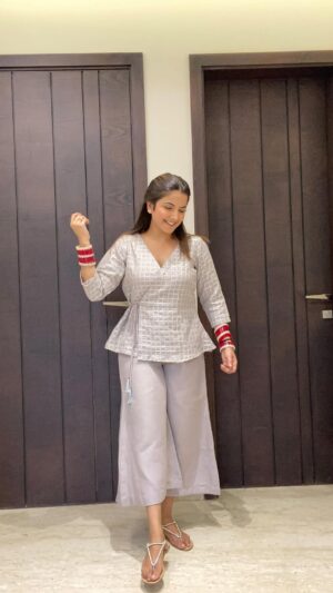 Priya Kapoor Arora Instagram - Day 5/7 Summersuits series
#ootdfashion #ootd #summersuits #suits