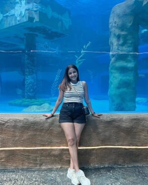 Priya Kapoor Arora Instagram - Expectation to Reality 👉
Top - @hm
Shorts - @zara
Shoes - @zara