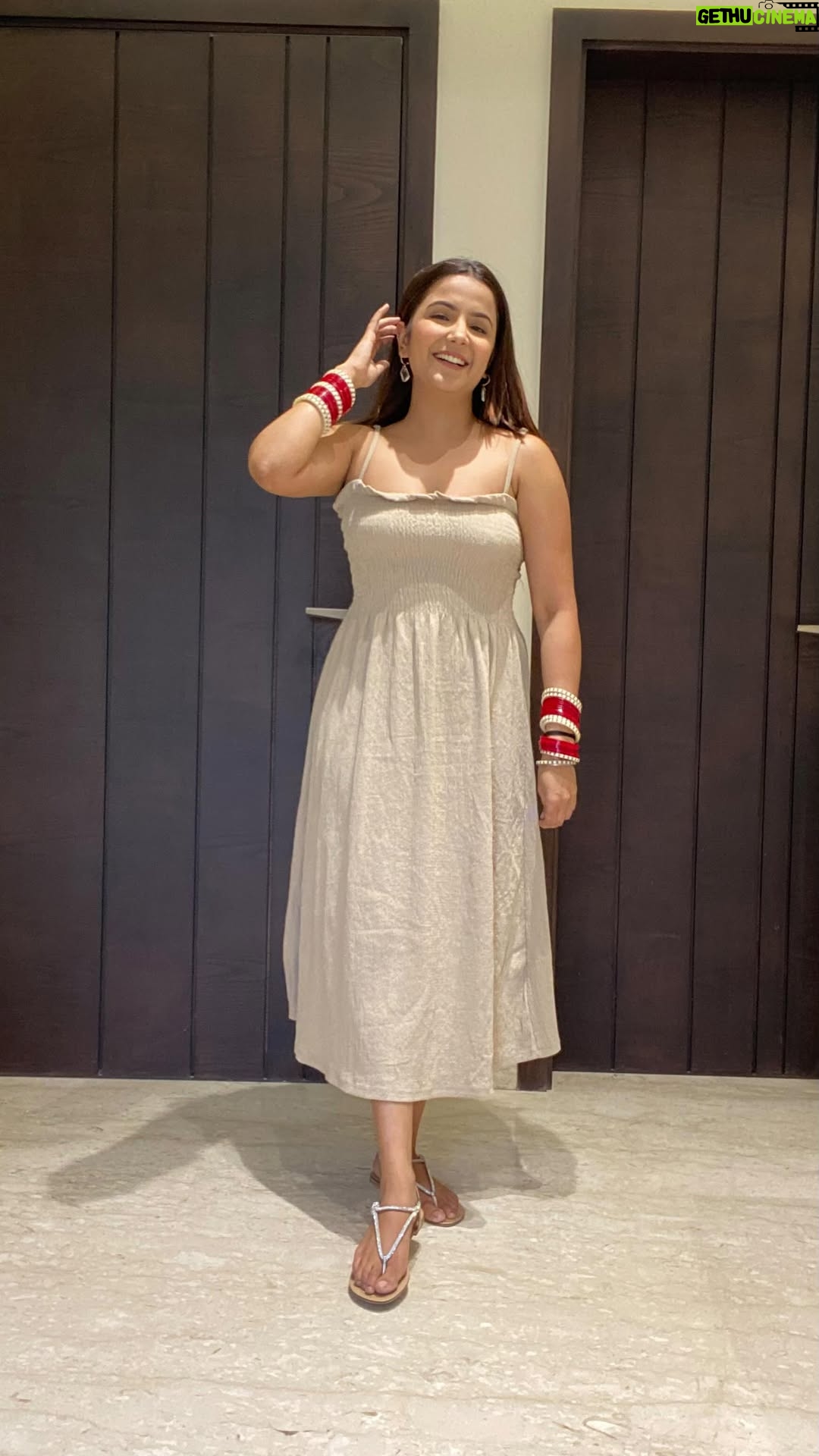 Priya Kapoor Arora - 36.1K Likes - DAY 4/5 Summerdresses Series 

Dress - @hm 
Earrings- @everstylishcom 

#summerstyle #summerdresses #bags #heels