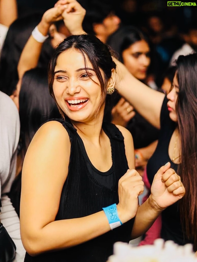 Priya Mishra - 13.9K Likes - Late night adventures 🤪