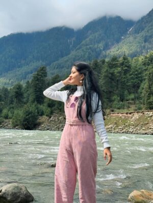 Priya Mitra Instagram - Kashmir🥰
