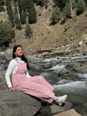 Priya Mitra Instagram - Kashmir🥰