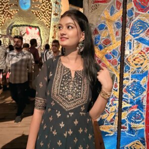 Priya Mitra Instagram - শুভ মহা ষষ্ঠী🥰
