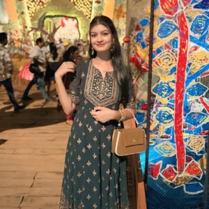 Priya Mitra Instagram - শুভ মহা ষষ্ঠী🥰