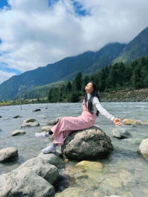 Priya Mitra Instagram - Kashmir🥰