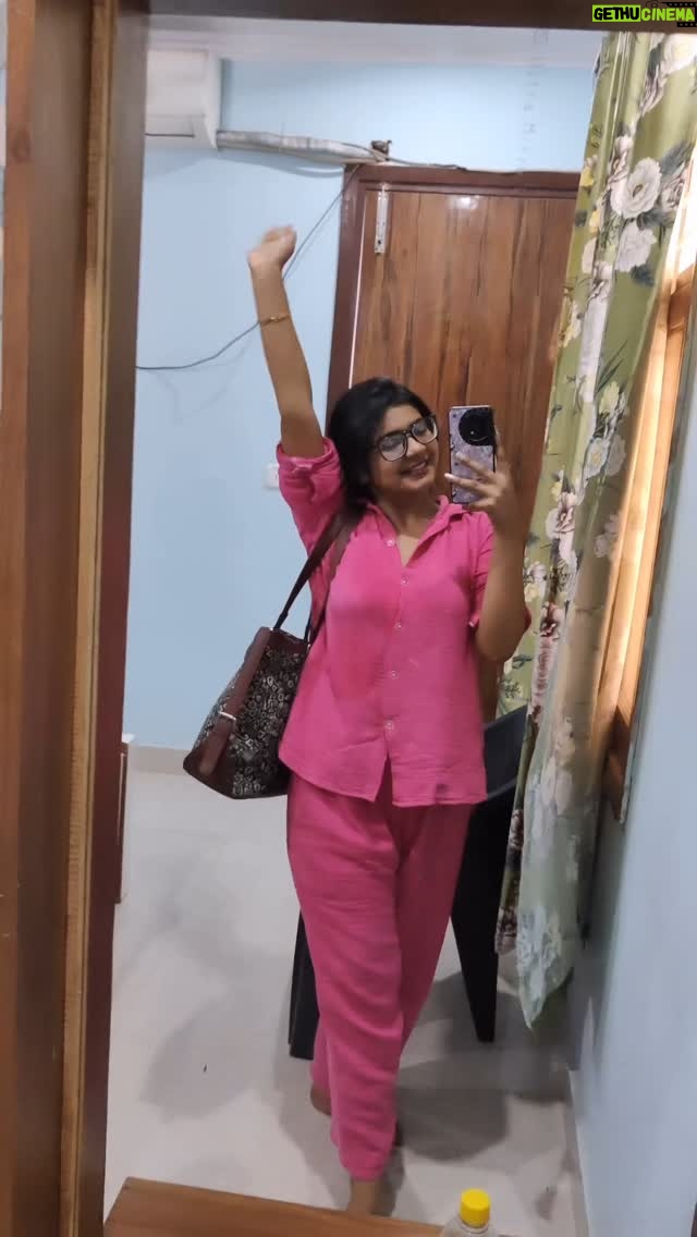 Priya Rathore - 3.7K Likes - Subha Nind Jaati Nahin raat Ko nind aati nahin 😁🥺🥺 

#reelitfeelit❤️❤️ #reels #ree #morning #goodmorningpost #routine