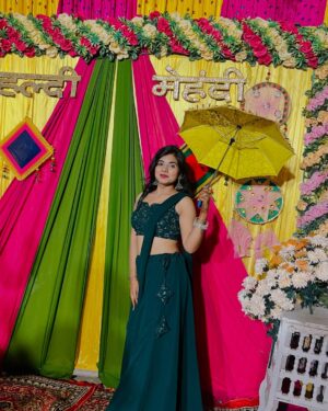 Priya Rathore Instagram - Dost ki Mehndi ceremony ❤️☘️