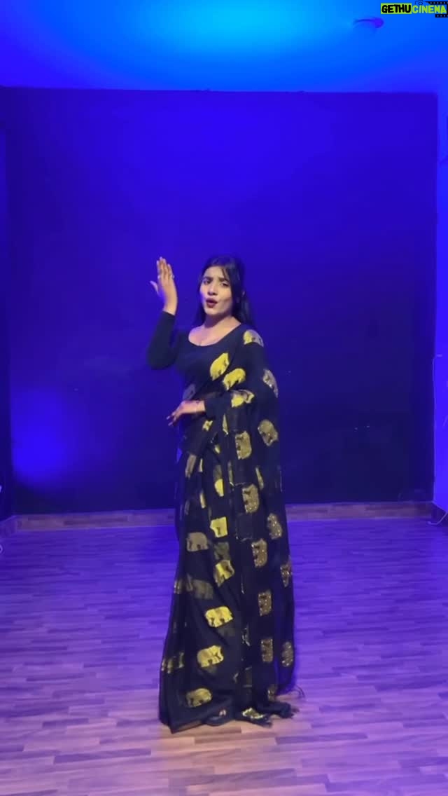 Priya Rathore - 1.5K Likes - Yeh movie aaj tk meine nhi dekhi 🤣 konsi movie ka song hai