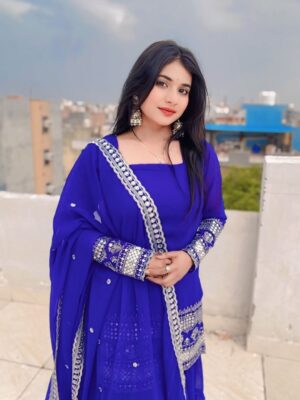 Priya Rathore Instagram - Zindagi ne diye hain zakhm kai, dard chhupa hai muskurahat mein …☘️ 

#trend #suit #bluesuit #beautyinnature #insta #instamusic #instagram #instafashion