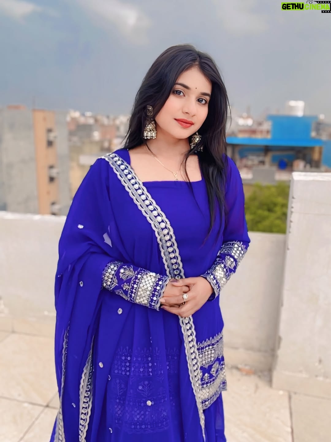 Priya Rathore - 2.9K Likes - Zindagi ne diye hain zakhm kai, dard chhupa hai muskurahat mein …☘️ 

#trend #suit #bluesuit #beautyinnature #insta #instamusic #instagram #instafashion