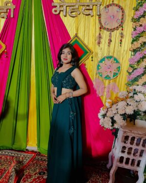 Priya Rathore Instagram - Dost ki Mehndi ceremony ❤️☘️