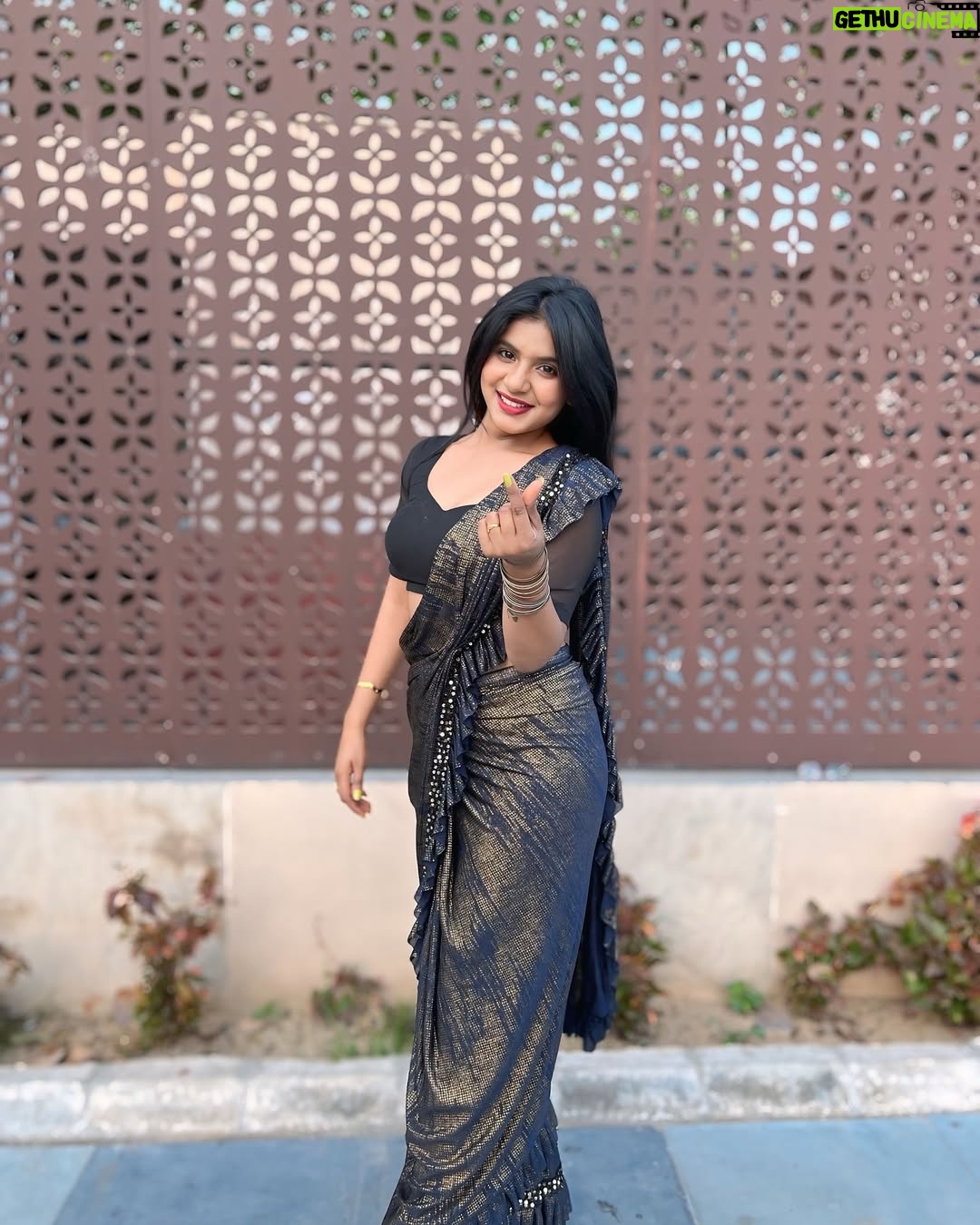 Priya Rathore - 1.2K Likes - Dekha Ek Khwaab to silsile hue ☘️🫶🏼