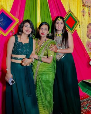 Priya Rathore Instagram - Dost ki Mehndi ceremony ❤️☘️