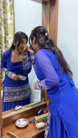 Priya Rathore Instagram - Sham ke time aisa hi hota hai 🤭😛🤣 

@priyaa_rathore_official

#reelitfeelit❤️❤️