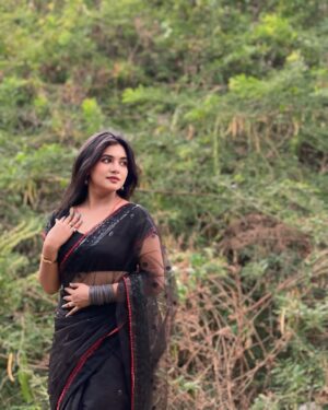 Priya Rathore Instagram - Desi girl lag rahi hoon na ???