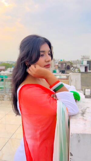 Priya Rathore Instagram - Ya ek thoda emotional   deep line:
“Watan ki mitti ki khushboo… aur dil mein ek hi dua – Jai Hind ❤️🤍💚” 

@priyaa_rathore_official 

#IndependenceDay #15August #JaiHind #HarGharTiranga #India #VandeMataram #IndianArmy #AzadiKaAmritMahotsav #Patriotic #BharatMataKiJai #Tricolor #Bharat #ProudToBeIndian #Tiranga #DeshBhakti #SwatantrataDiwas #IndianCulture #MadeInIndia #IndianFestival #SandeseAateHai