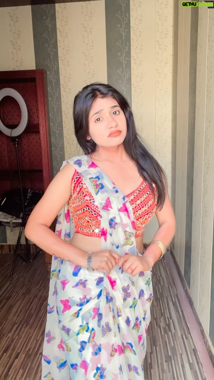 Priya Rathore - 1.3K Likes - Holi ka colour hata ki nahin 😛
