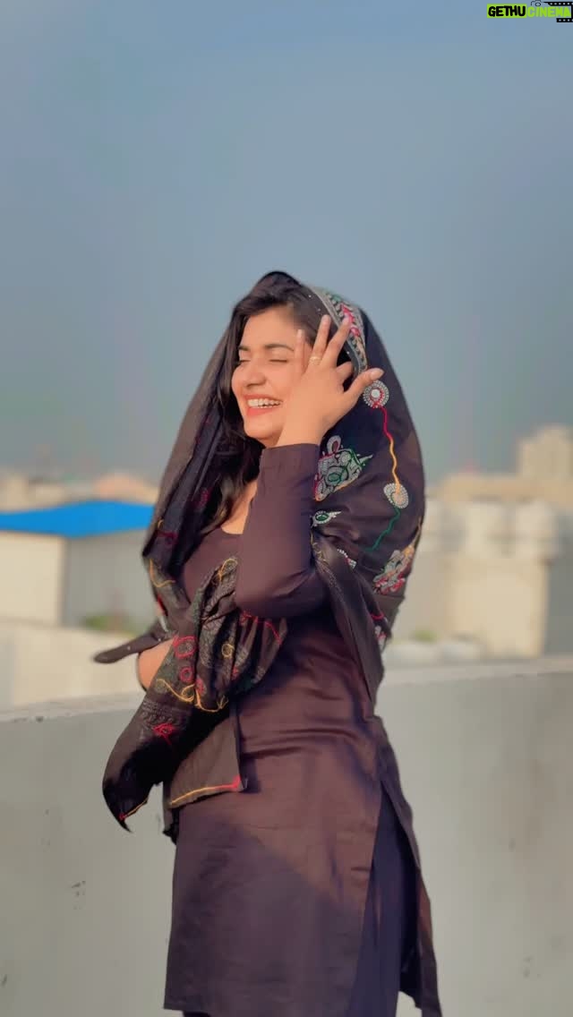 Priya Rathore - 0.9K Likes - 😁 dhoop 🌞 me nikla na karo