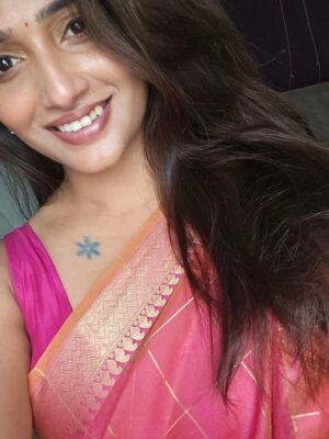 Priya Vadlamani Instagram - To a good day ✨️🌻