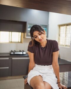 Actress Priya Vadlamani HD Photos and Wallpapers August 2025