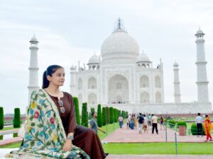 Priyamani Instagram - A love story etched in marble 🤍🤍🤍🤍 a wonder to behold !!!

Promise of Love!!

Mumtaz ♾️ Shahjahan. 

Taj Mahal forever. See the beauty to believe it