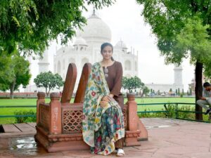 Priyamani Instagram - A love story etched in marble 🤍🤍🤍🤍 a wonder to behold !!!

Promise of Love!!

Mumtaz ♾️ Shahjahan. 

Taj Mahal forever. See the beauty to believe it