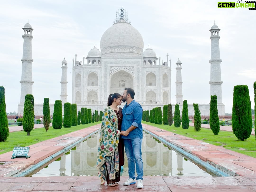 Priyamani - 566.1K Likes - A love story etched in marble 🤍🤍🤍🤍 a wonder to behold !!!

Promise of Love!!

Mumtaz ♾️ Shahjahan. 

Taj Mahal forever. See the beauty to believe it