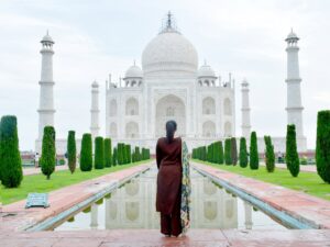 Priyamani Instagram - A love story etched in marble 🤍🤍🤍🤍 a wonder to behold !!!

Promise of Love!!

Mumtaz ♾️ Shahjahan. 

Taj Mahal forever. See the beauty to believe it