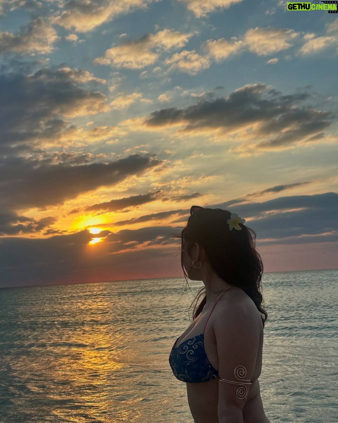 Priyanka Chaturvedi - 12K Likes - Found this secluded beach with literally only one more person around and witnessed the most beautiful sunset of my life, isn’t this what life is all about? :p

@anantg0swami trying his best to make me an island girl 🧜‍♀️ 🏖️ 🩵🪸🐚
